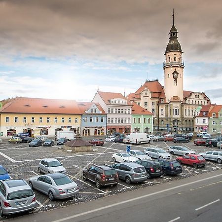 Hotel U Lva Билина Экстерьер фото