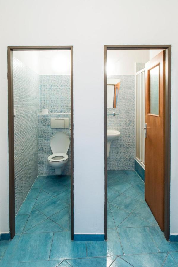 Hotel U Lva Билина Экстерьер фото